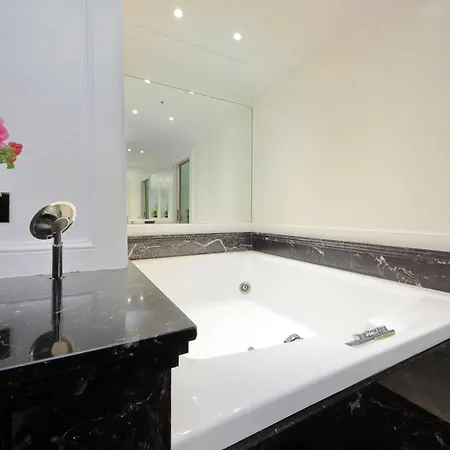 Relais Popolo - Di Lusso 펜션 로마